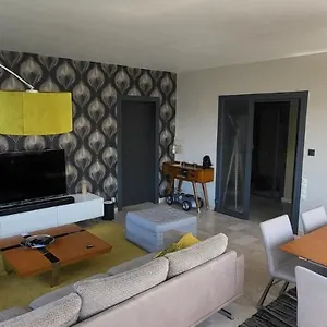  Appartement Lumineux De 90 M2 Situé En Centre